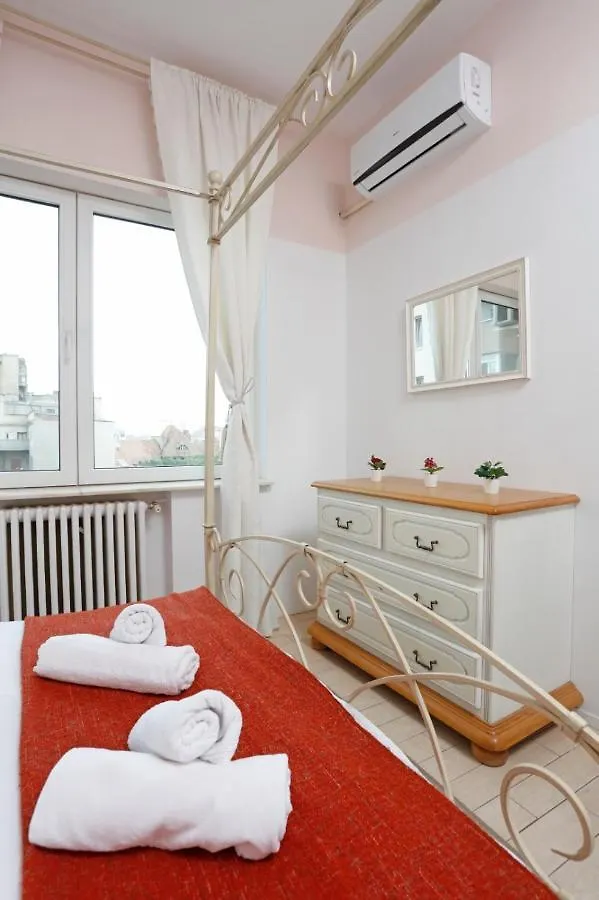 Classy 2 Bedroom Apartment In City Center Bucharest