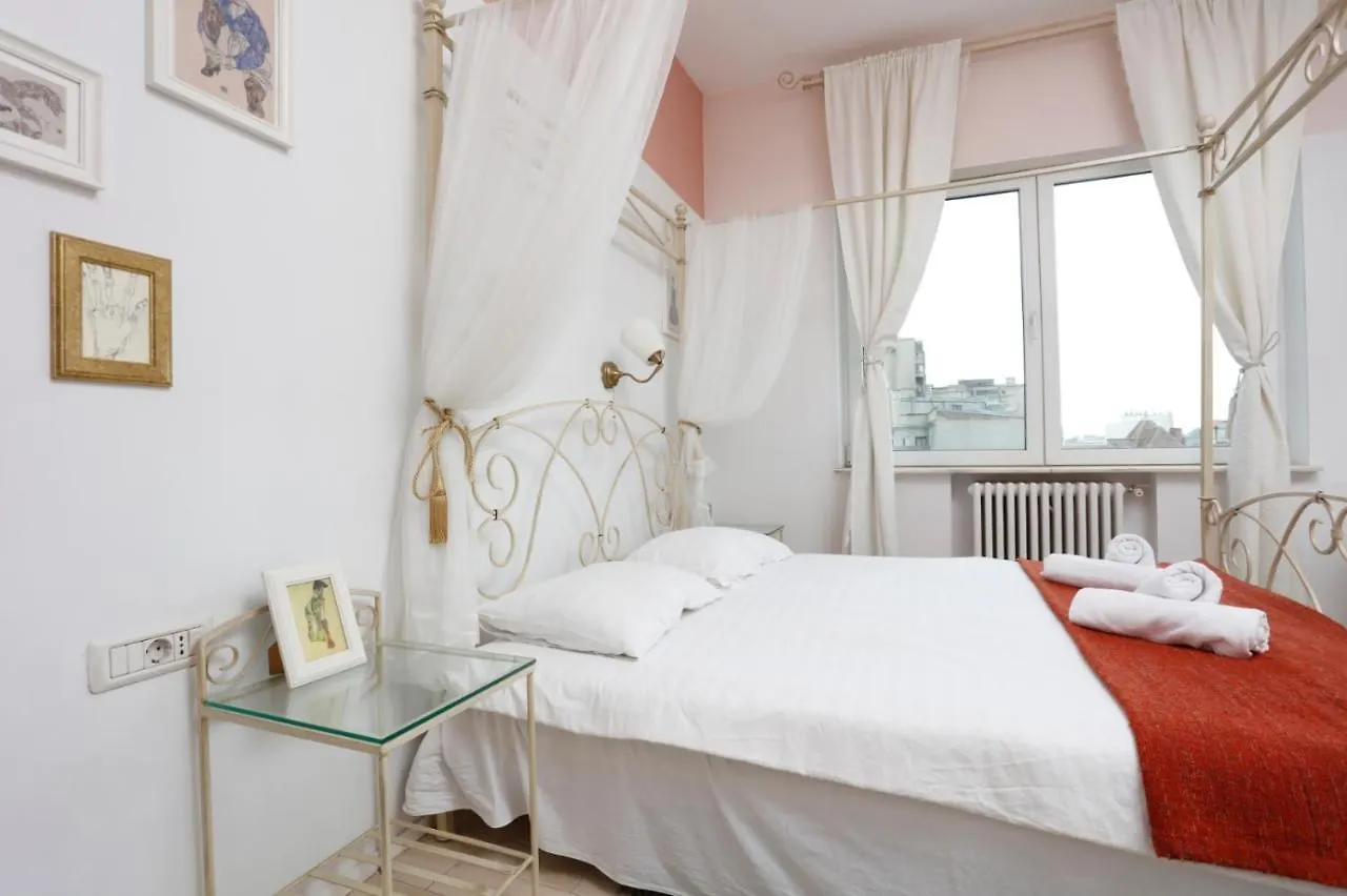 Classy 2 Bedroom Apartment In City Center Bucharest