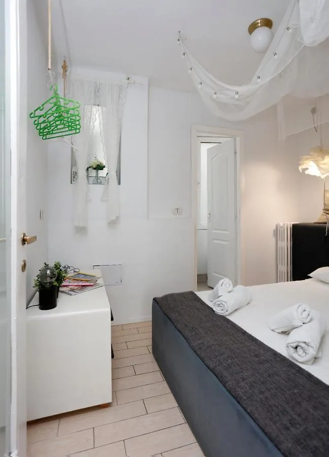 Classy 2 Bedroom Apartment In City Center Bucharest